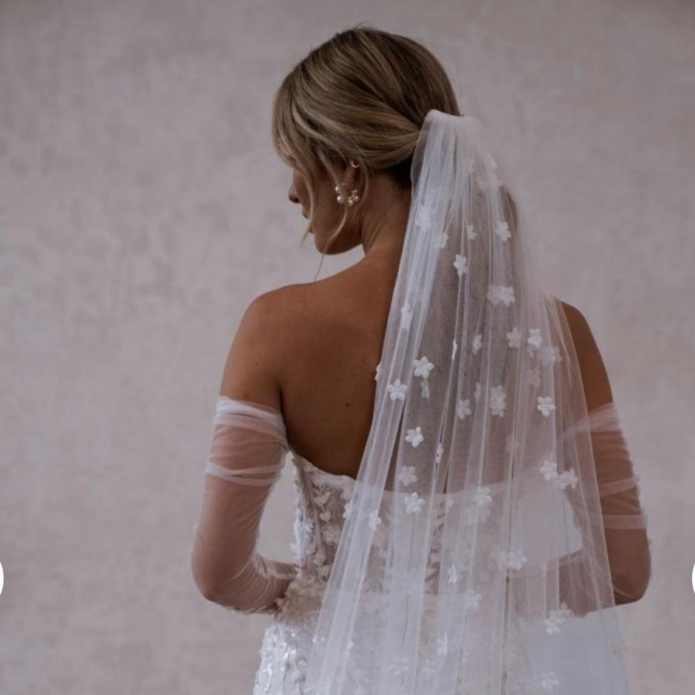 Made With Love Posie Veil